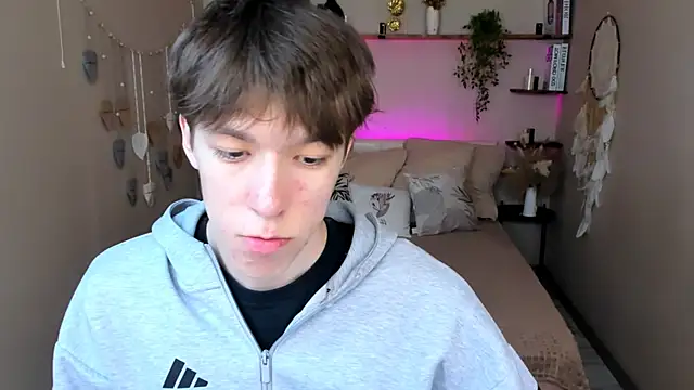 markbranston (M twink) - I am in boxers