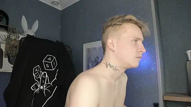 AlexxSweet live sex cam