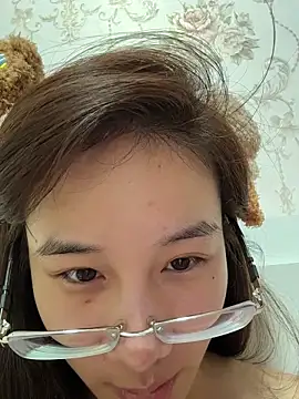 美女AAi-0329在线直播