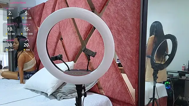 emma_revees - Emma_Revees's free webcam - UK Sex Cams