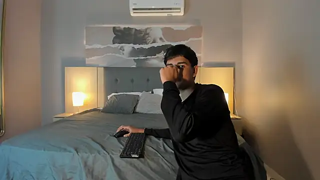 cleoandjames - CleoandJames's free webcam - UK Sex Cams