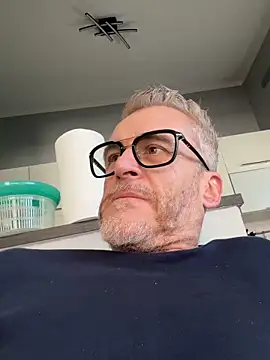 axl_hot (M mature) - Divertiamoci...alla chiusura goal quello