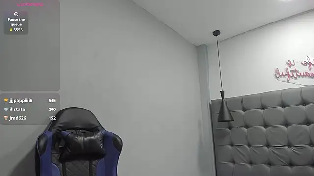 scarletcherry18 - Scarletcherry18's free webcam - UK Sex Cams