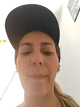 monita_med (F milf) - Dedos  anal y nalgadas