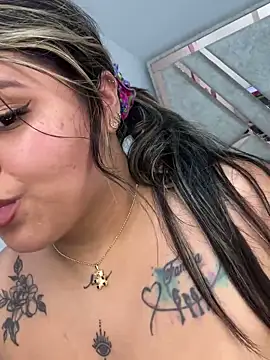 Webcam Model (ashley-swift-)  is live.Free join now!