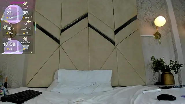 zoecooper1 (F teen) - 🔥totally naked 😏