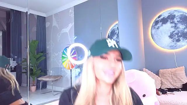 spoilm3mor3 (F young) - Make my kitty go purr😻💦