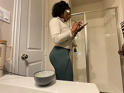 wynterheat (F milf) - ✨2 token tips 💃🏾public SHOW & SHINE ✨