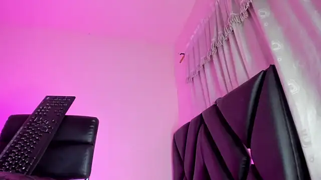 stephany_doll_ - Stephany_doll_'s free webcam - UK Sex Cams