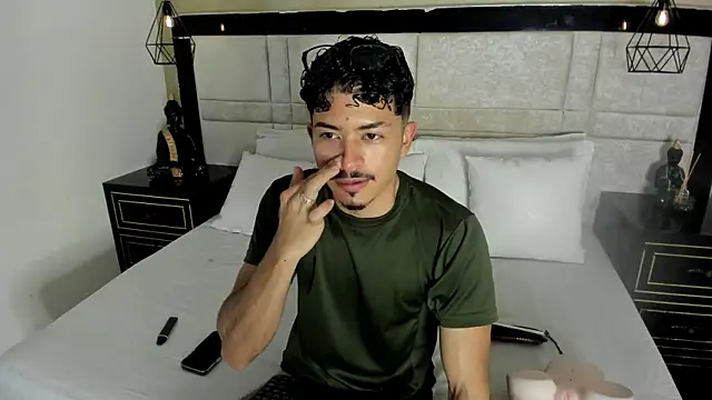 NicolaiKarav live sex cam