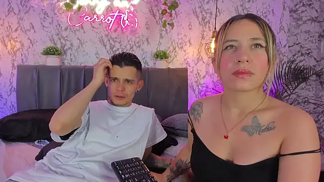 Bonny_and_carrot webcam