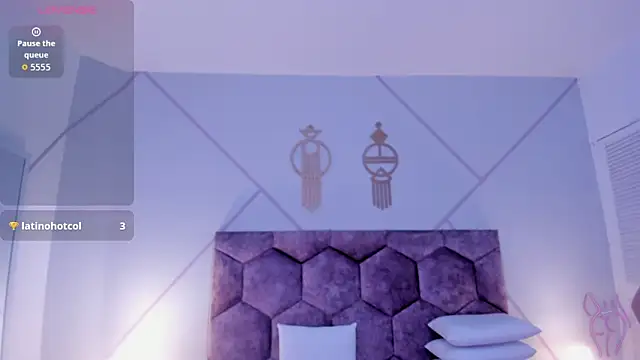 abril_snow webcam stripchat model stream image