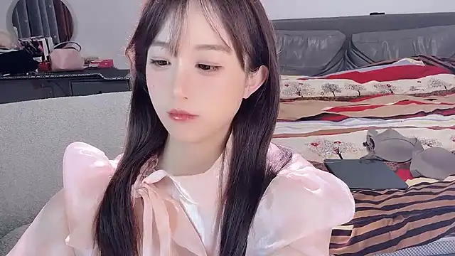 美女naiyaomeimei在线直播