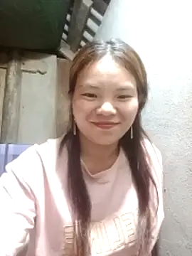 yu-zhen webcam stripchat model stream image