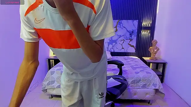 Dark_Desiree18 webcam