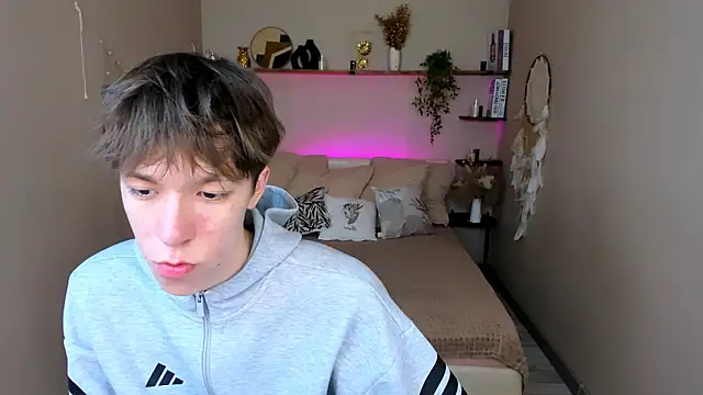 markbranston (M twink) - Jerking in underwear