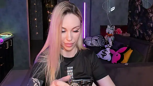 blckmirrorr - Blckmirrorr's free webcam