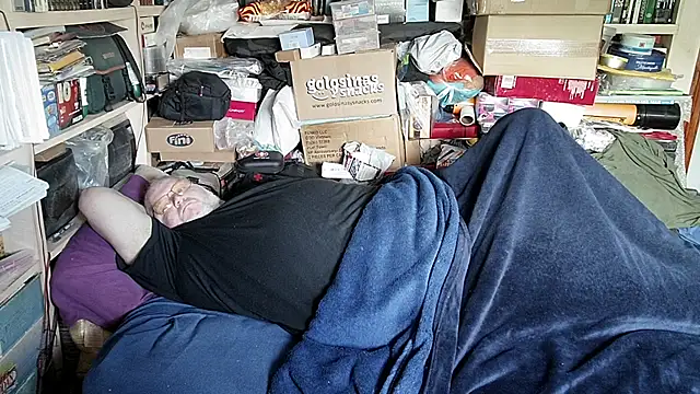 hadeszeuss2 (M mature) - #beardy #big #big-balls #hairy #hd #masturbation #mature #small-cock #spanish #spanish-speaking #straight #uncut #white