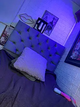 salome_korland (G young) - play tits close and dryp milk