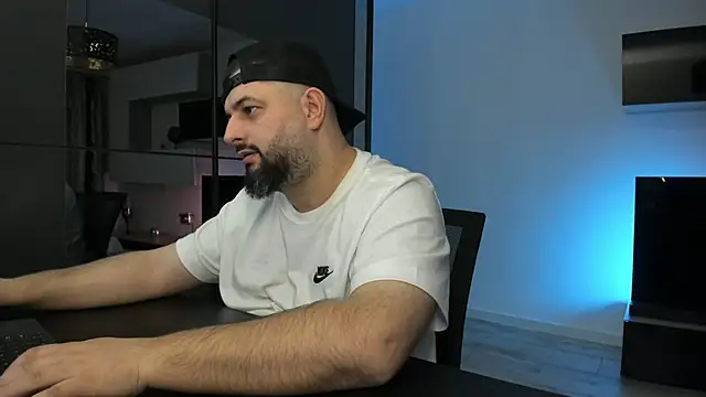 dravenpeak (Ask my age) - 👑