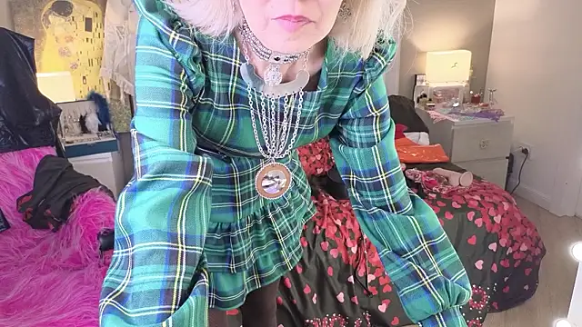 roxalanastar (F milf) - naked strip dance