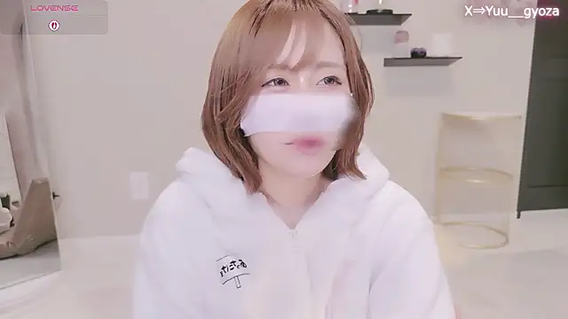 striptease webcam Yuu K