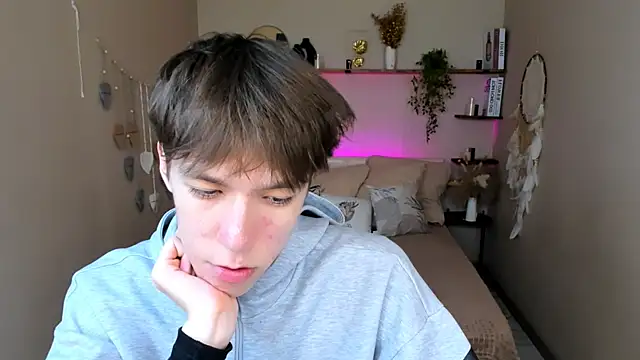 markbranston (M twink) - Jerking in underwear