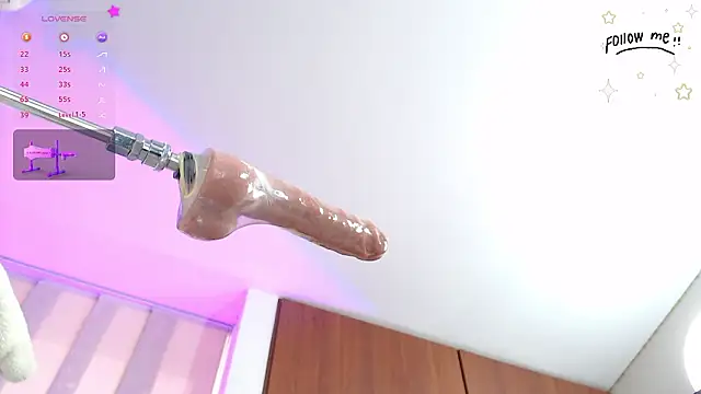 adara_le's Stripchat show and profile