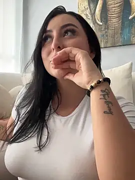 Webcam Model (KattyCollins_)  is live.Free join now!