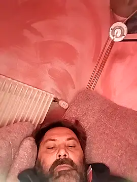 necroforo (M mature) - Senza masturbarmi e venire fino al goal