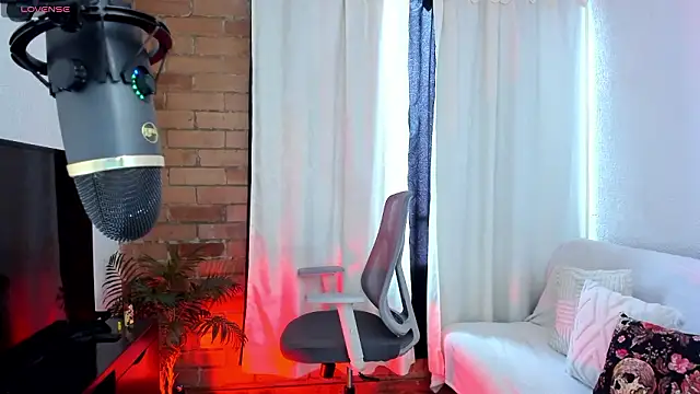 chubby_licius - Chubby_Licius's free webcam - UK Sex Cams