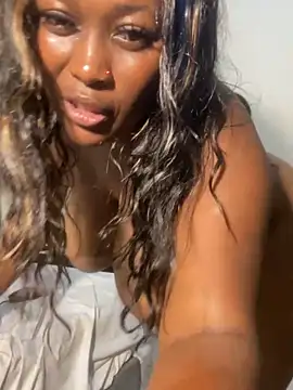 Webcam Model (Cardiebae89)  is live.Free join now!