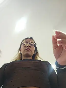 Pretty_roxxyy webcam