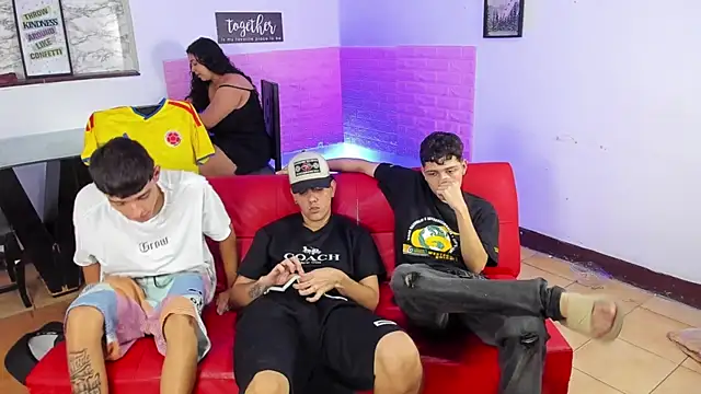 secretluna_ (Ask my age) - one girl in topless