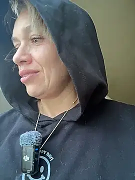 Webcam Model (MARILYNRICHTER) is live