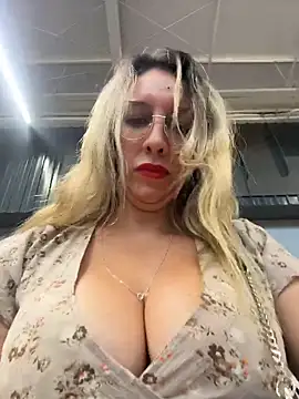 Gatitacarlita live sex cam
