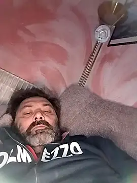 necroforo (M mature) - Senza masturbarmi e venire fino al goal