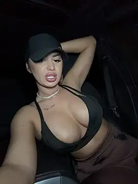 KirstieVegas live sex cam