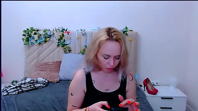 LiluMoon__ webcam stripchat model stream image