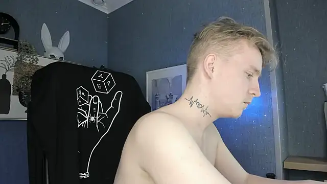 AlexxSweet live sex cam