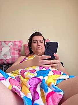 ashlovescannabis (F young) - Topless 15 min play with nipples