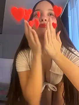 Webcam Model (MiaJacksonn)  is live.Free join now!