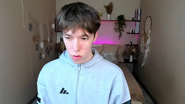 markbranston (M twink) - Jerking in underwear