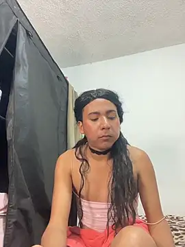 hopemoretti - Hopemoretti's free webcam - UK Sex Cams