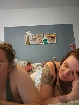 AndHerXO Live Webcam on Stripchat