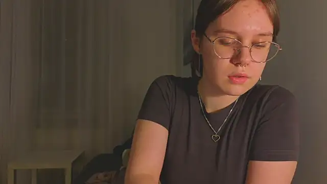 Mia_Luw live sex cam