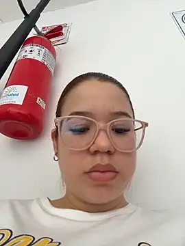 Webcam Model (Lucyklein2022)  is live.Free join now!