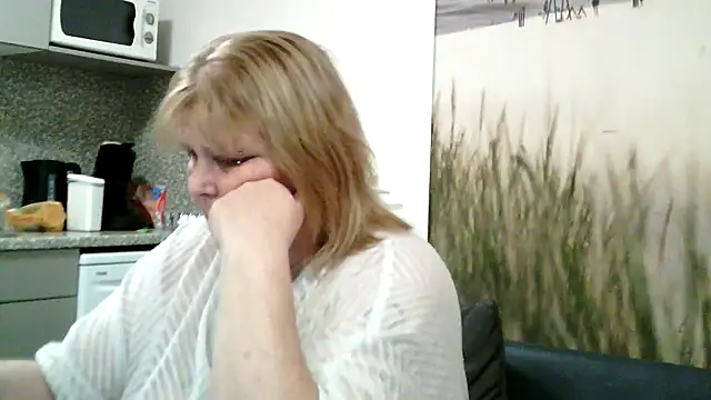 Sylviastar46 live sex cam