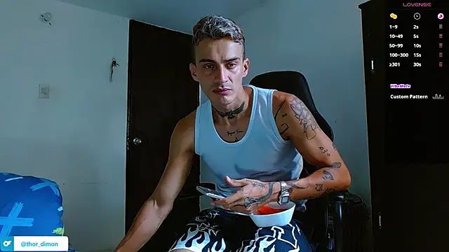 bray_hotboy777 (M young) - vibrates.. make me cum in my feet