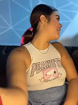 kaily_sweet16 (F teen) - I play with my fingers and eat my cum